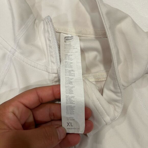 Fabletics White Long Sleeve Crop Top Women’s XL High Neck Activewear - Picture 3 of 9